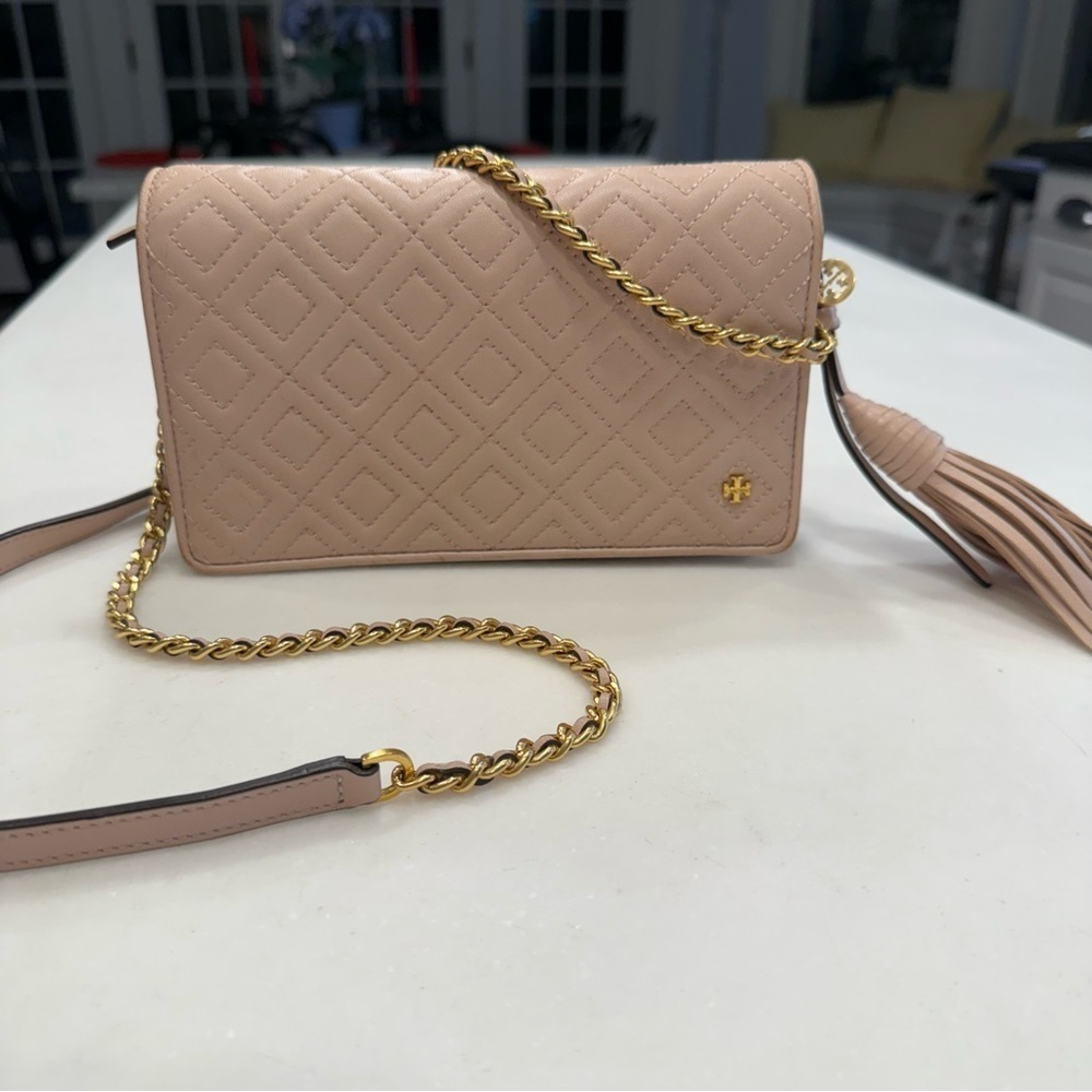 Tory Burch Fleming  Women’s Pale Pink Quilted Leather Crossbody Bag MSRP $348 - Picture 12 of 16